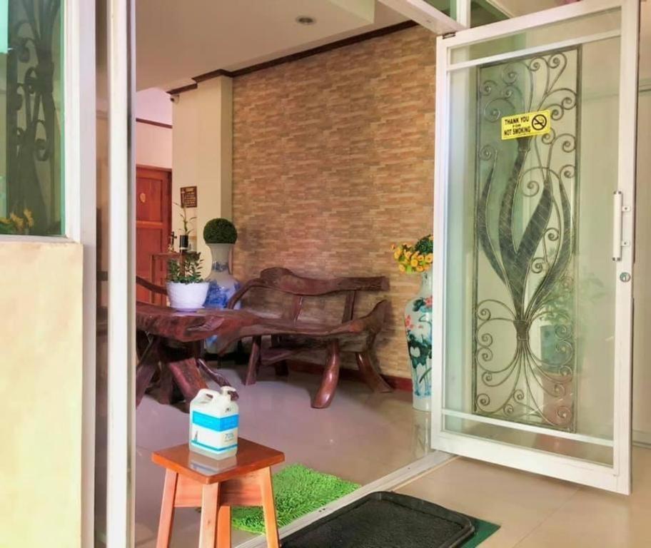 Jm Backpackers Hometel Guimaras Kültér fotó